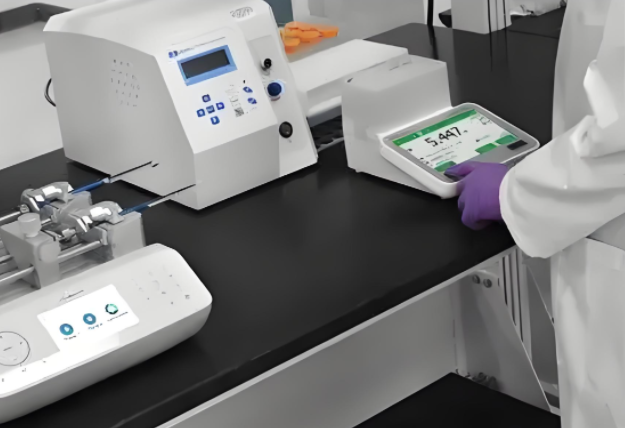 key differences between peristaltic pump and syringe pump